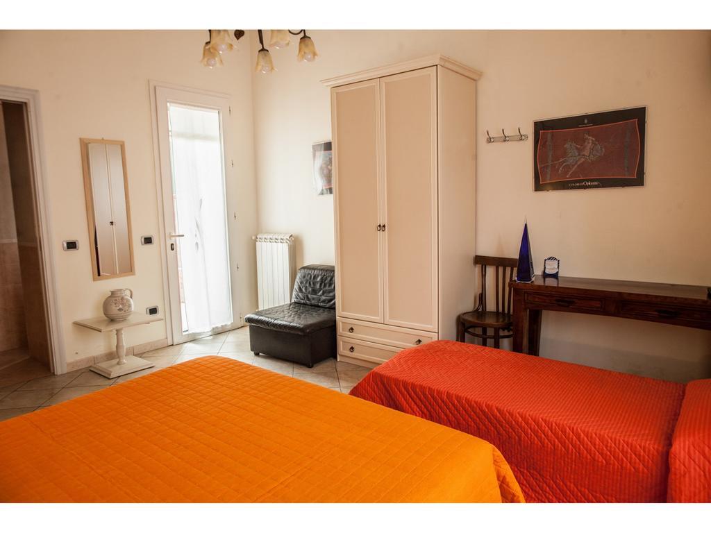 Casa Vacanze Il Gatto Rosso Trecase Δωμάτιο φωτογραφία